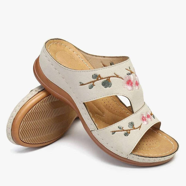 SolaShoes™ - Flower Embroidered Vintage Sandals - TumTum